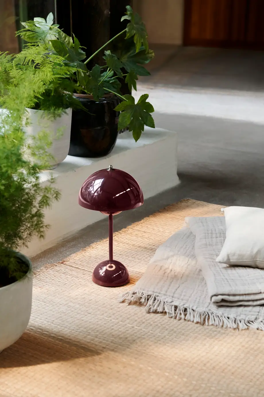 &Tradition Flowerpot Portable Table Lamp