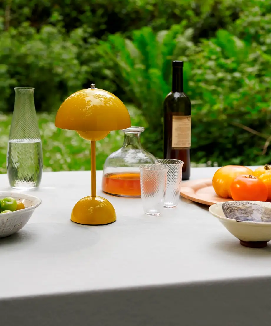 &Tradition Flowerpot Portable Table Lamp