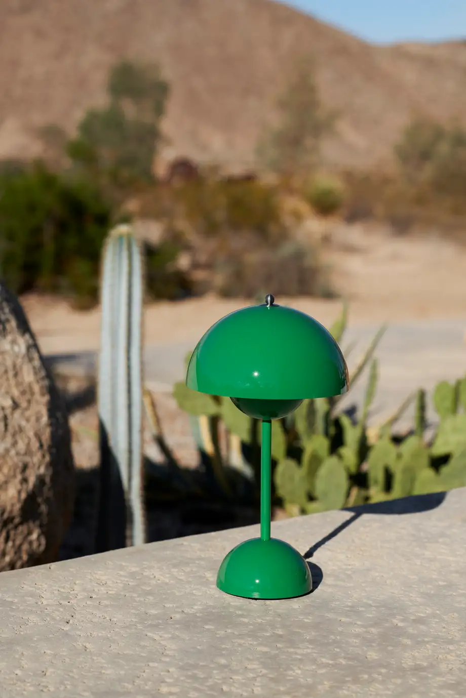&Tradition Flowerpot Portable Table Lamp