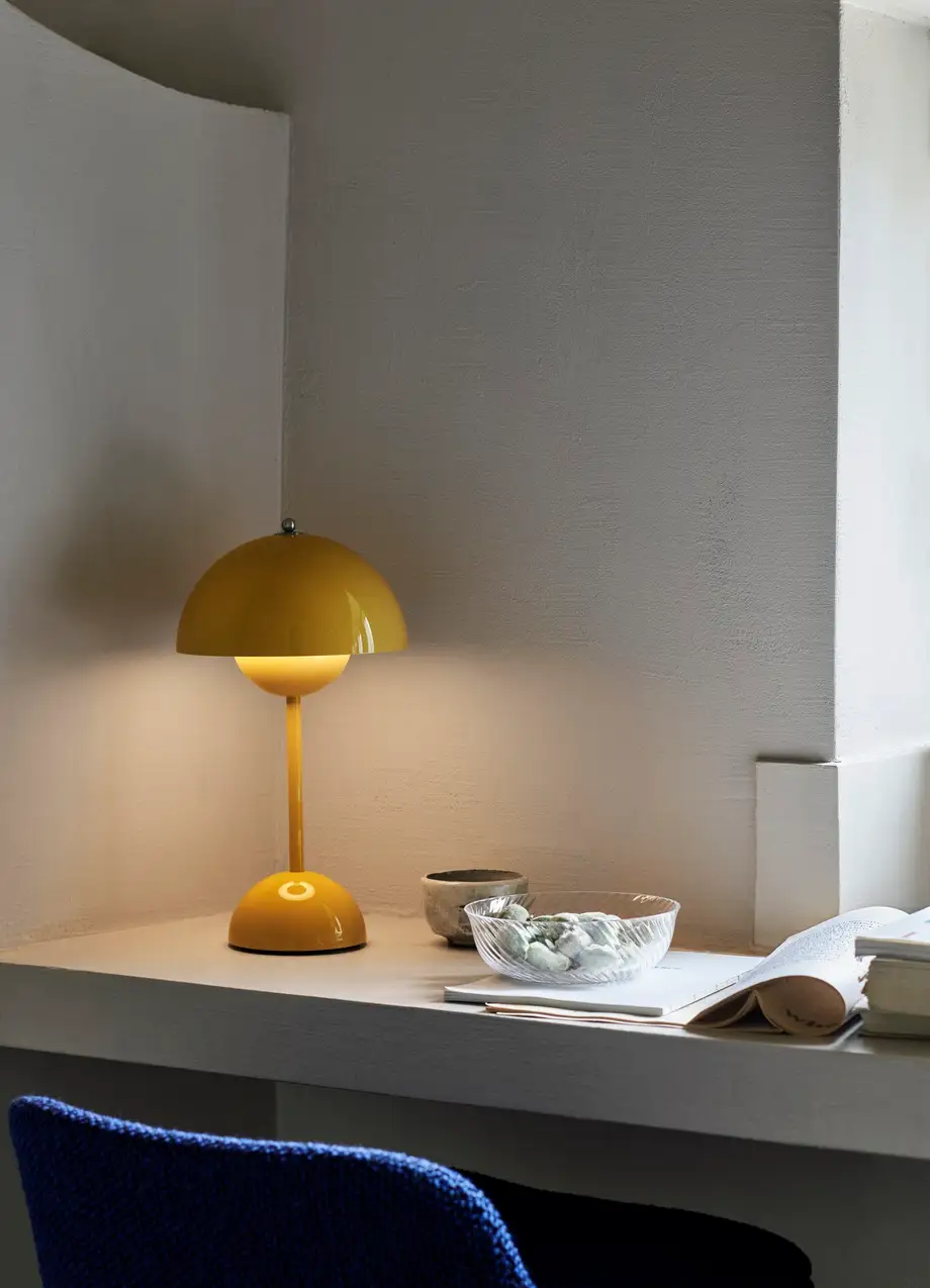 &Tradition Flowerpot Portable Table Lamp