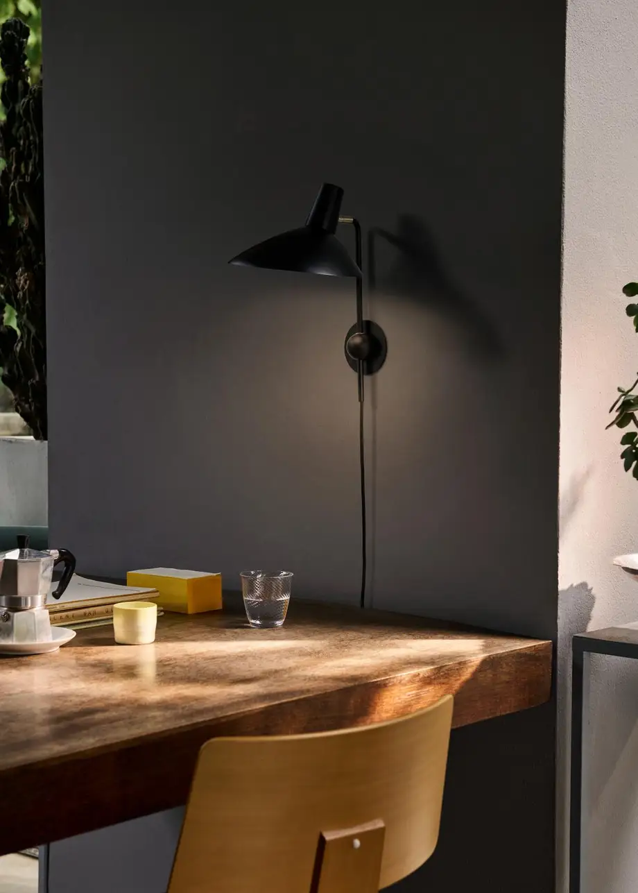 &Tradition Tripod Wall Lamp